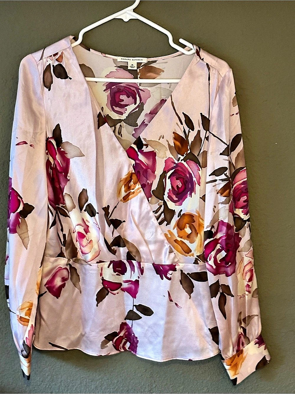 Banana Republic Floral Blouse in Pink & White Size Medium Like New